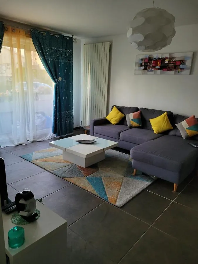 Appartement Privee Lyon 3 Apartman